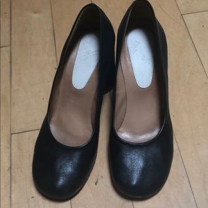 Maison Margiela black leather pumps 39